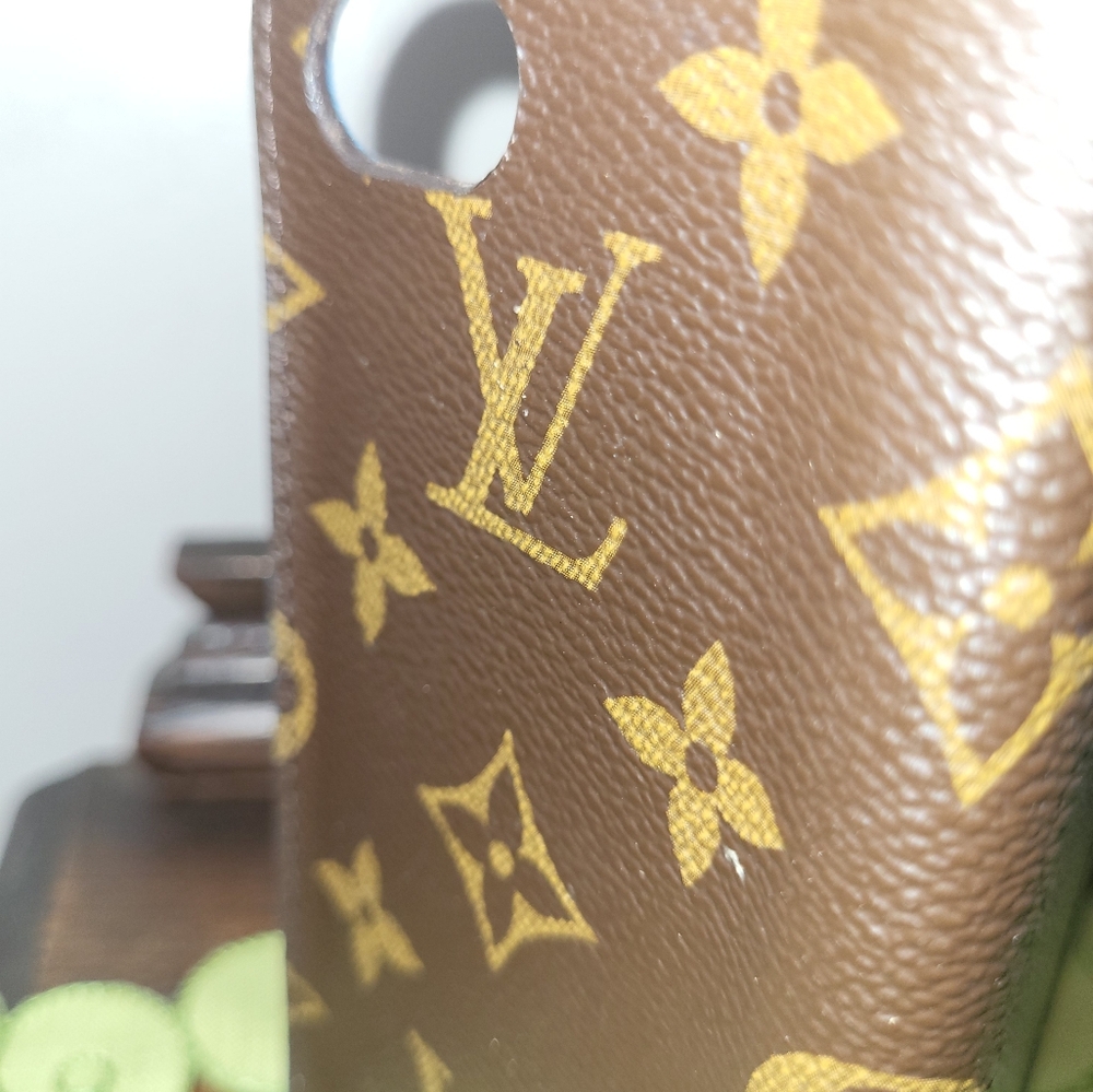 Louis Vuitton Monogram Phone Case - Picture 9 of 11